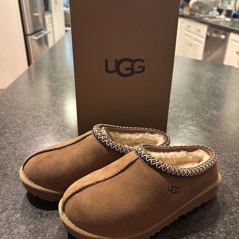 UGG Kids Tasman II chestnut size 4 slippers